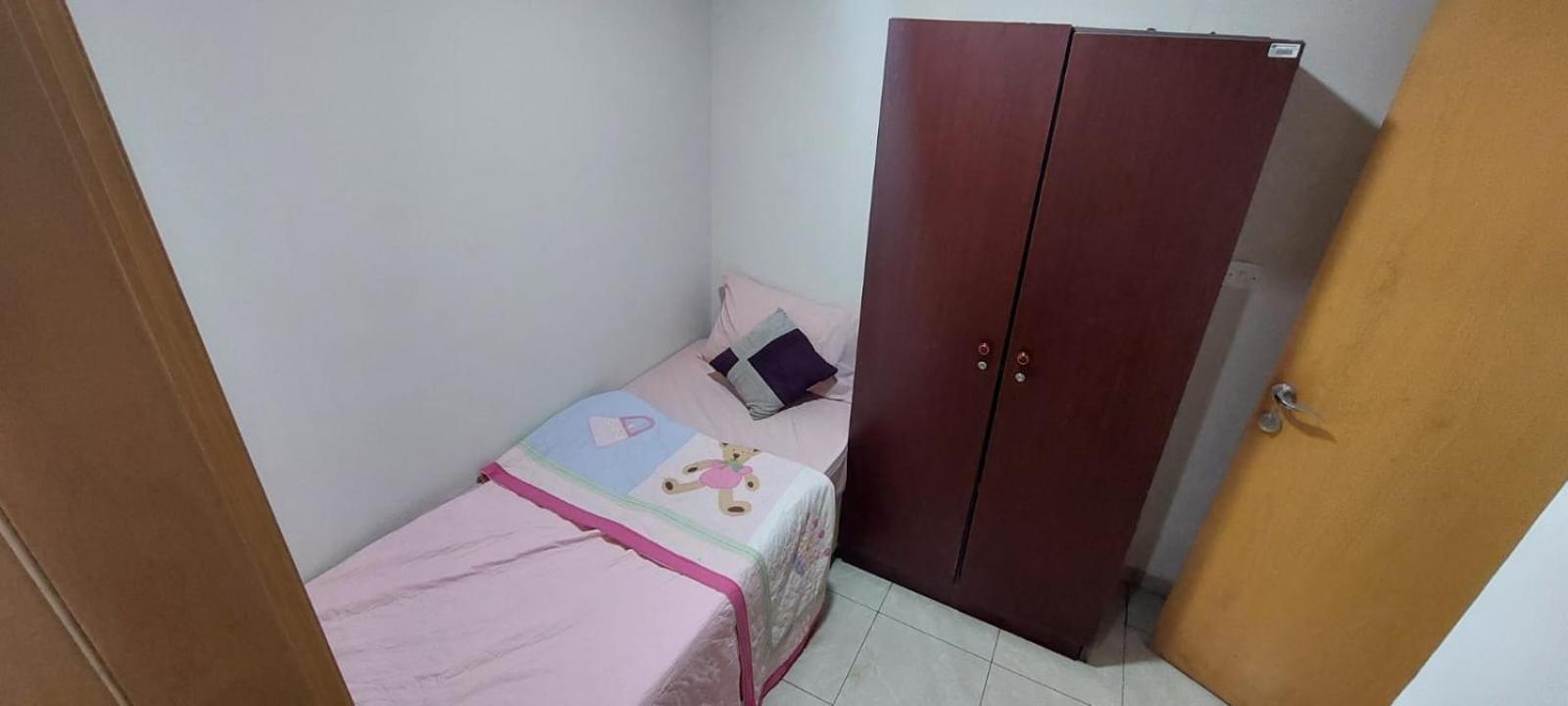 Budget Rooms With Private Bathroom For 'Girls' Only In Dubai, Marina Ngoại thất bức ảnh