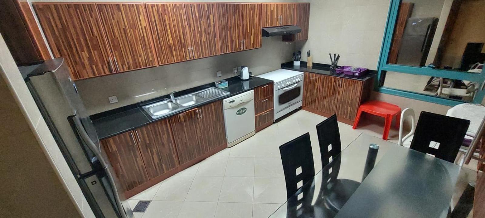 Budget Rooms With Private Bathroom For 'Girls' Only In Dubai, Marina Ngoại thất bức ảnh
